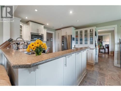 3603 Forsyth Drive, Penticton, BC - Indoor Photo Showing Kitchen With Upgraded Kitchen