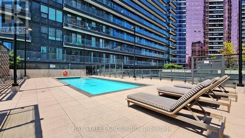 2507 - 955 Bay Street, Toronto, ON - Outdoor