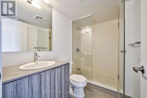 2507 - 955 Bay Street, Toronto, ON - Indoor Photo Showing Bathroom