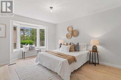 311 Niagara Drive, Oshawa, ON - Indoor Photo Showing Bedroom