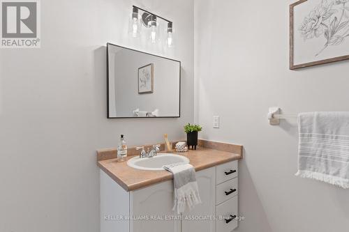 311 Niagara Drive, Oshawa, ON - Indoor Photo Showing Bathroom