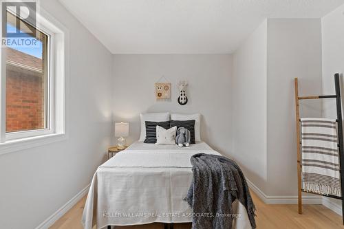 311 Niagara Drive, Oshawa, ON - Indoor Photo Showing Bedroom