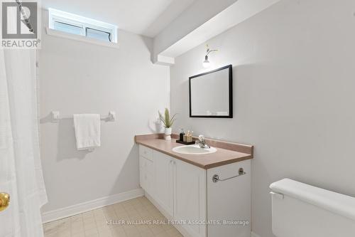 311 Niagara Drive, Oshawa, ON - Indoor Photo Showing Bathroom