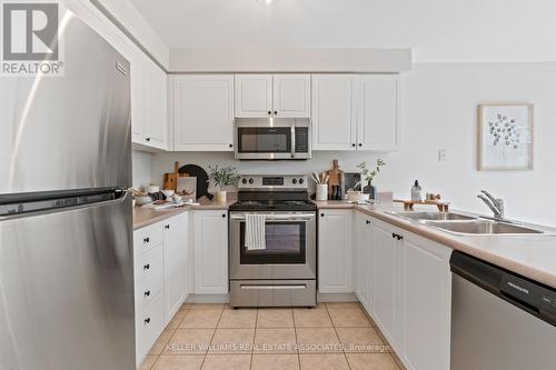 311 Niagara Drive, Oshawa, ON - Indoor Photo Showing Kitchen With Double Sink