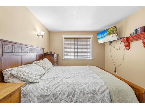 3733 Highway 3, Erickson, BC - Indoor Photo Showing Bedroom