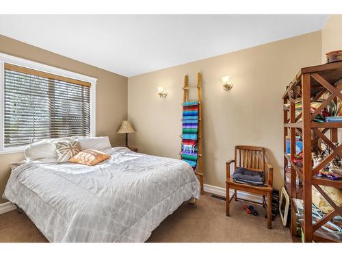 3733 Highway 3, Erickson, BC - Indoor Photo Showing Bedroom