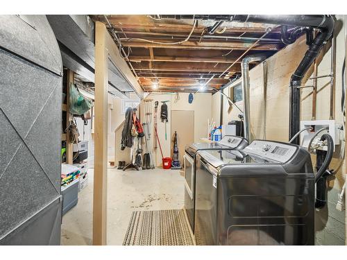 3733 Highway 3, Erickson, BC - Indoor Photo Showing Laundry Room