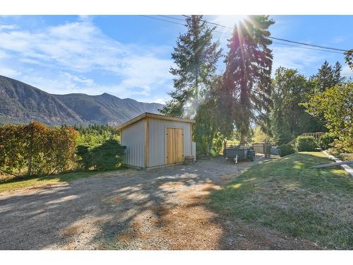 3733 Highway 3, Erickson, BC - Outdoor