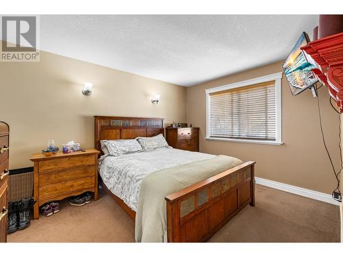 3733 3 Highway, Erickson, BC - Indoor Photo Showing Bedroom