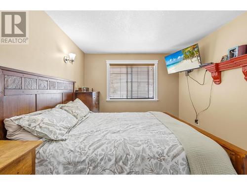 3733 3 Highway, Erickson, BC - Indoor Photo Showing Bedroom