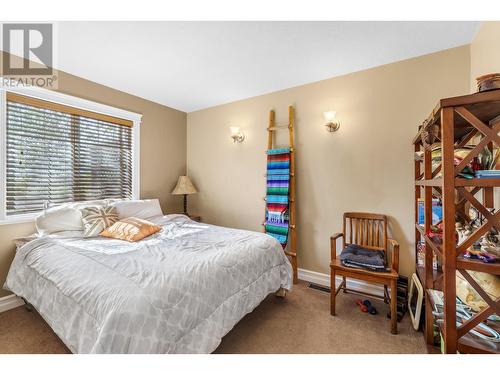 3733 3 Highway, Erickson, BC - Indoor Photo Showing Bedroom