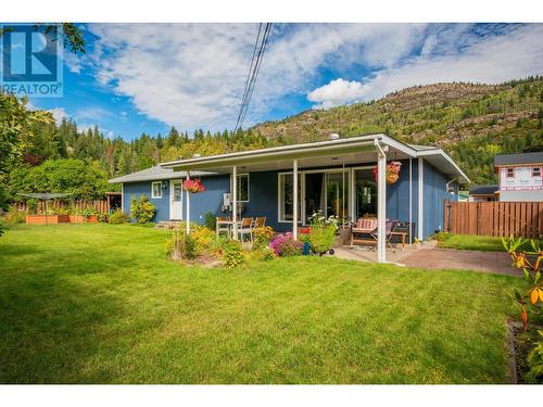 1007 Regan  Crescent, Trail, BC - Outdoor With Deck Patio Veranda