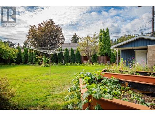 1007 Regan  Crescent, Trail, BC - Outdoor With Deck Patio Veranda