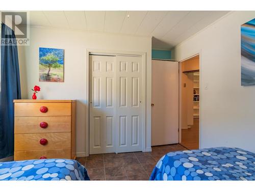 1007 Regan  Crescent, Trail, BC - Indoor Photo Showing Bedroom