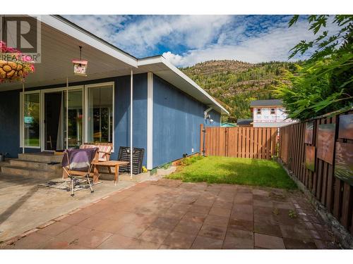 1007 Regan  Crescent, Trail, BC - Outdoor With Deck Patio Veranda