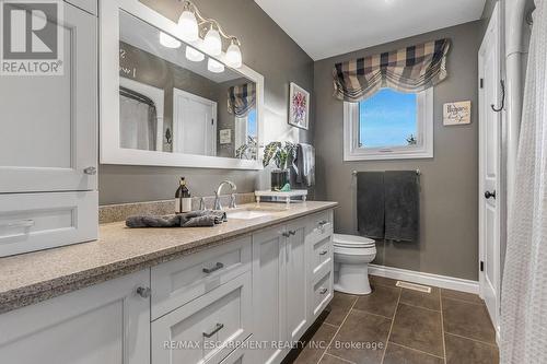 34 Killins Street, West Lincoln, ON - Indoor Photo Showing Bathroom