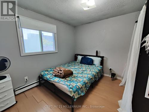 184 Simcoe Street, London, ON - Indoor Photo Showing Bedroom