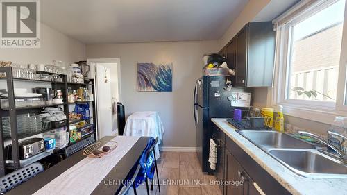 184 Simcoe Street, London, ON - Indoor Photo Showing Kitchen With Double Sink