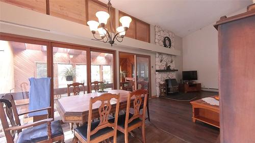 3745 Highway 97A Road, Spallumcheen, BC - Indoor Photo Showing Dining Room