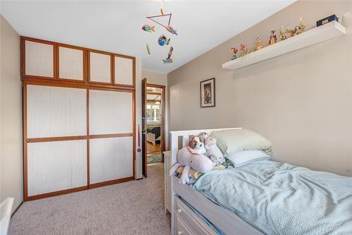 139 Cleland Drive, Penticton, BC - Indoor Photo Showing Bedroom