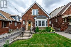 305 WEXFORD AVENUE S  Hamilton, ON L8K 2P4