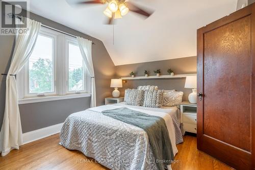 305 Wexford Avenue S, Hamilton, ON - Indoor Photo Showing Bedroom