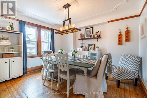 305 Wexford Avenue S, Hamilton, ON - Indoor Photo Showing Dining Room