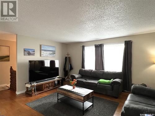 32 Stack Crescent, Meadow Lake, SK - Indoor Photo Showing Living Room