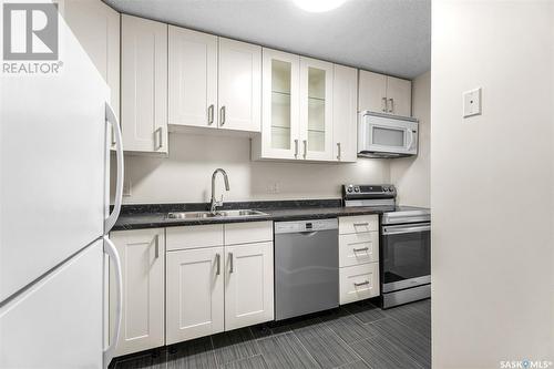 103 325 Kingsmere Boulevard, Saskatoon, SK - Indoor Photo Showing Kitchen With Double Sink