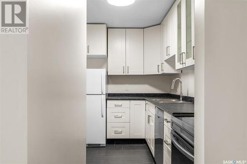 103 325 Kingsmere Boulevard, Saskatoon, SK - Indoor Photo Showing Kitchen