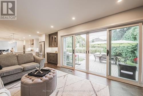 3472 Spruce Avenue, Burlington, ON - Indoor Photo Showing Living Room