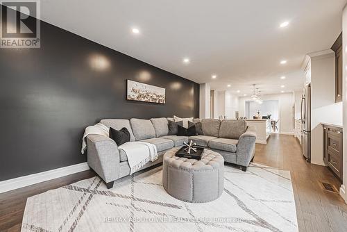 3472 Spruce Avenue, Burlington, ON - Indoor Photo Showing Living Room