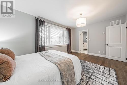 3472 Spruce Avenue, Burlington, ON - Indoor Photo Showing Bedroom