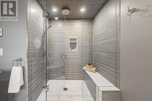 3472 Spruce Avenue, Burlington, ON - Indoor Photo Showing Bathroom