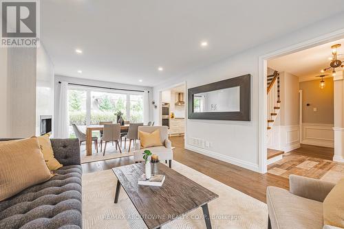 3472 Spruce Avenue, Burlington, ON - Indoor Photo Showing Living Room