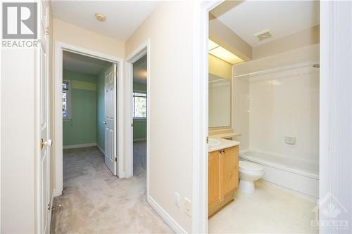 21 Grenadier Way, Ottawa, ON - Indoor Photo Showing Bathroom