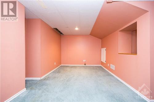 21 Grenadier Way, Ottawa, ON - Indoor Photo Showing Other Room