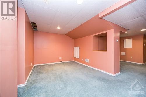 21 Grenadier Way, Ottawa, ON - Indoor Photo Showing Other Room