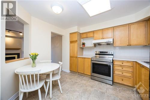 21 Grenadier Way, Ottawa, ON - Indoor Photo Showing Kitchen