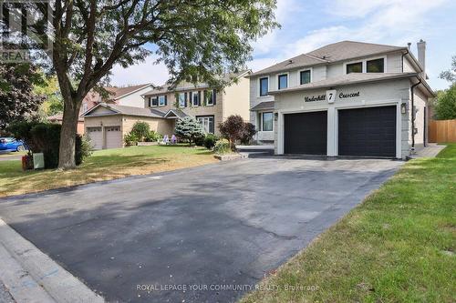 7 Underhill Crescent, Aurora, ON - Outdoor With Facade