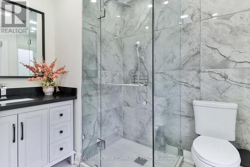 7 Underhill Crescent, Aurora, ON - Indoor Photo Showing Bathroom