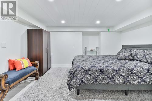 7 Underhill Crescent, Aurora, ON - Indoor Photo Showing Bedroom