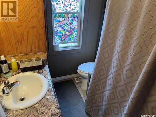 464 Toronto Street, Regina, SK - Indoor Photo Showing Bathroom