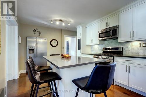 19 Arch Road, Mississauga, ON - Indoor Photo Showing Kitchen