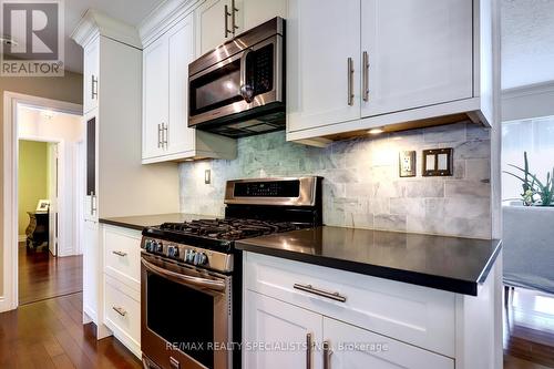 19 Arch Road, Mississauga, ON - Indoor Photo Showing Kitchen