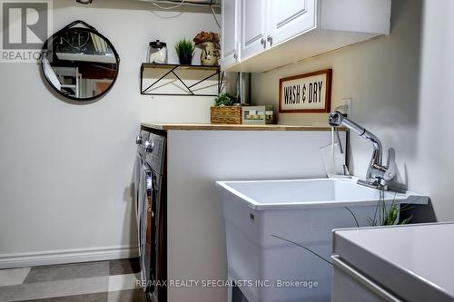 19 Arch Road, Mississauga, ON - Indoor Photo Showing Laundry Room