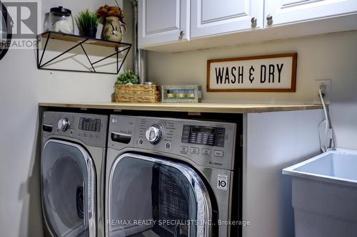 19 Arch Road, Mississauga, ON - Indoor Photo Showing Laundry Room