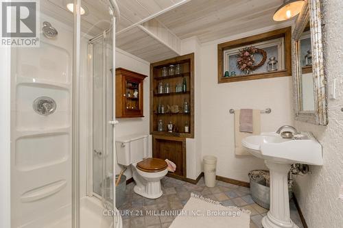 70 Dorchester Drive, Brampton, ON - Indoor Photo Showing Bathroom