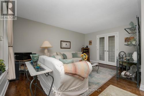 70 Dorchester Drive, Brampton, ON - Indoor Photo Showing Living Room