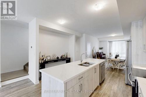 1330 Kaniv Street, Oakville, ON - Indoor Photo Showing Kitchen With Double Sink